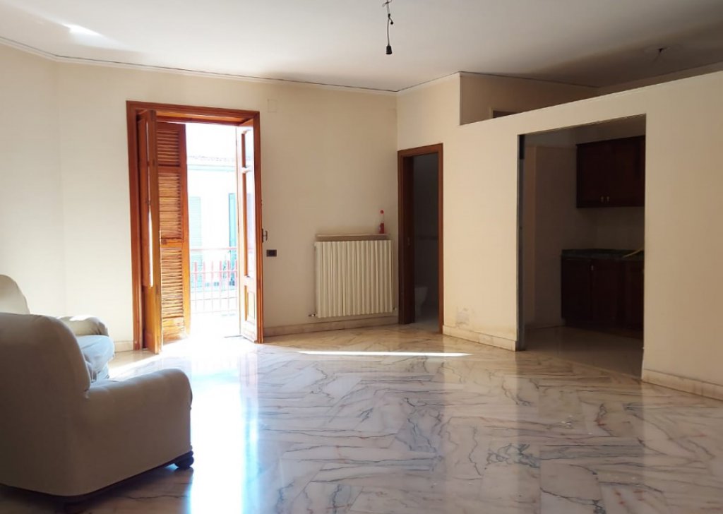 Offices, Laboratories and Shops for rent  250 sqm, Caivano, locality Caivano (Italy)
