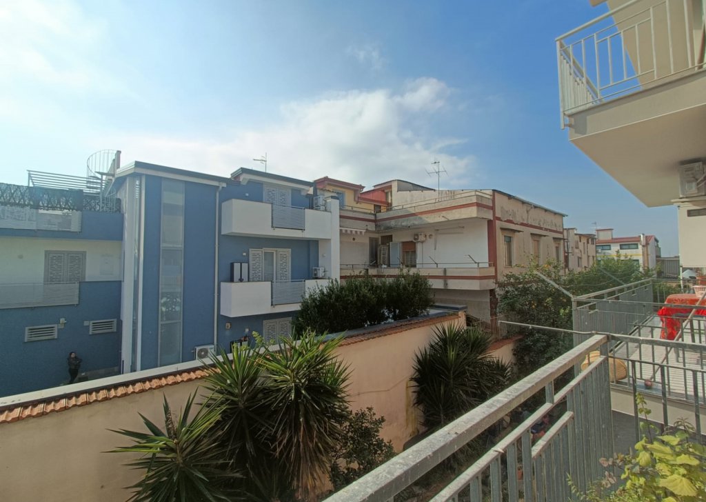 Appartamento quadrilocale in vendita  130 m² buono stato, Caivano